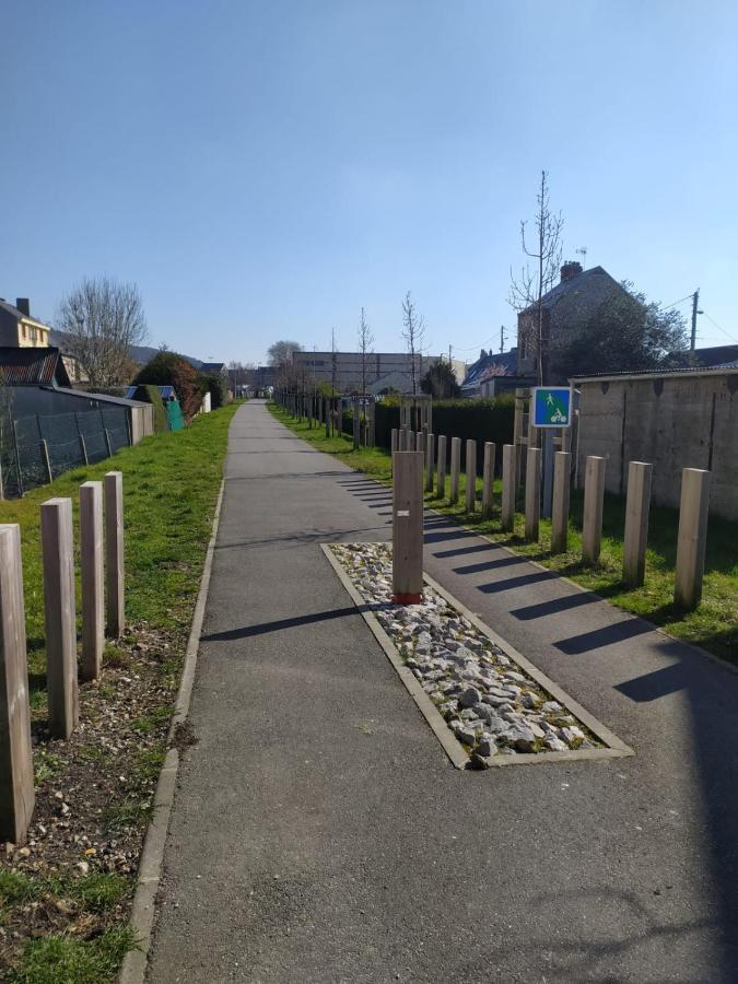 Le Nid Colas cour au sud vélos a dispo Fécamp Extérieur photo